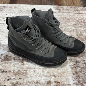 Sorel Men's Gray and Black High-Top Sneakers Size 9.5